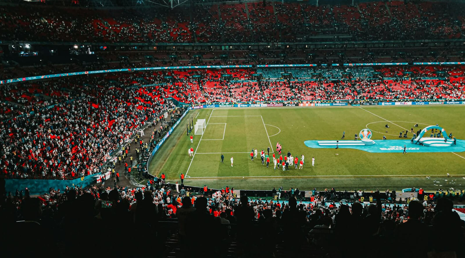 岁弟媳挥别,队友,深情告别伦,爱游戏平台,爱游戏官方网站,爱游戏登录入口,爱游戏app下载